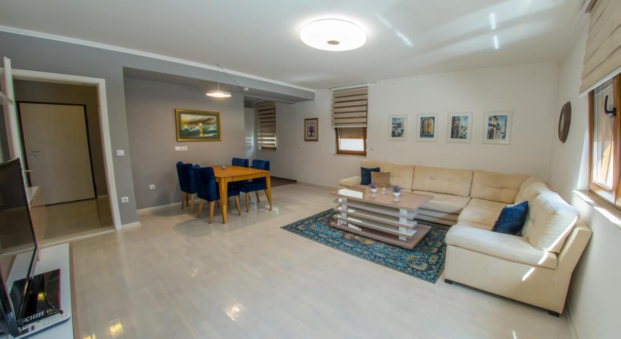 Apartment Light De Luxe - With Old Bridge View Μόσταρ Εξωτερικό φωτογραφία