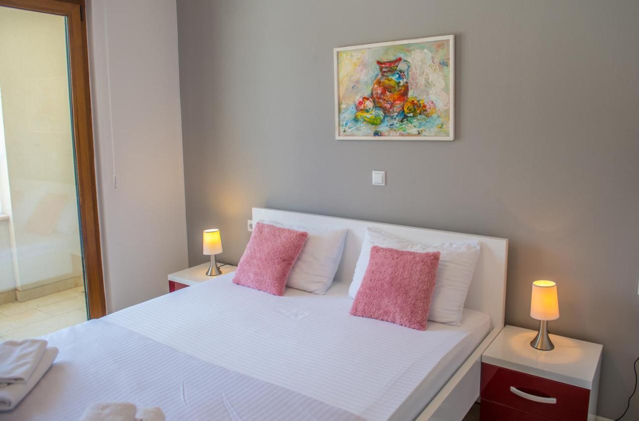 Apartment Light De Luxe - With Old Bridge View Μόσταρ Εξωτερικό φωτογραφία