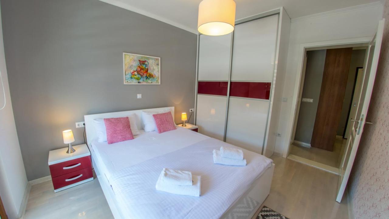 Apartment Light De Luxe - With Old Bridge View Μόσταρ Εξωτερικό φωτογραφία