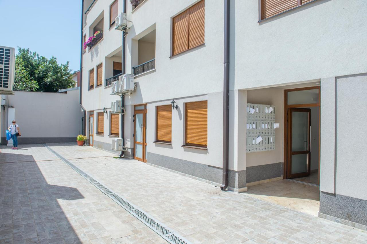 Apartment Light De Luxe - With Old Bridge View Μόσταρ Εξωτερικό φωτογραφία